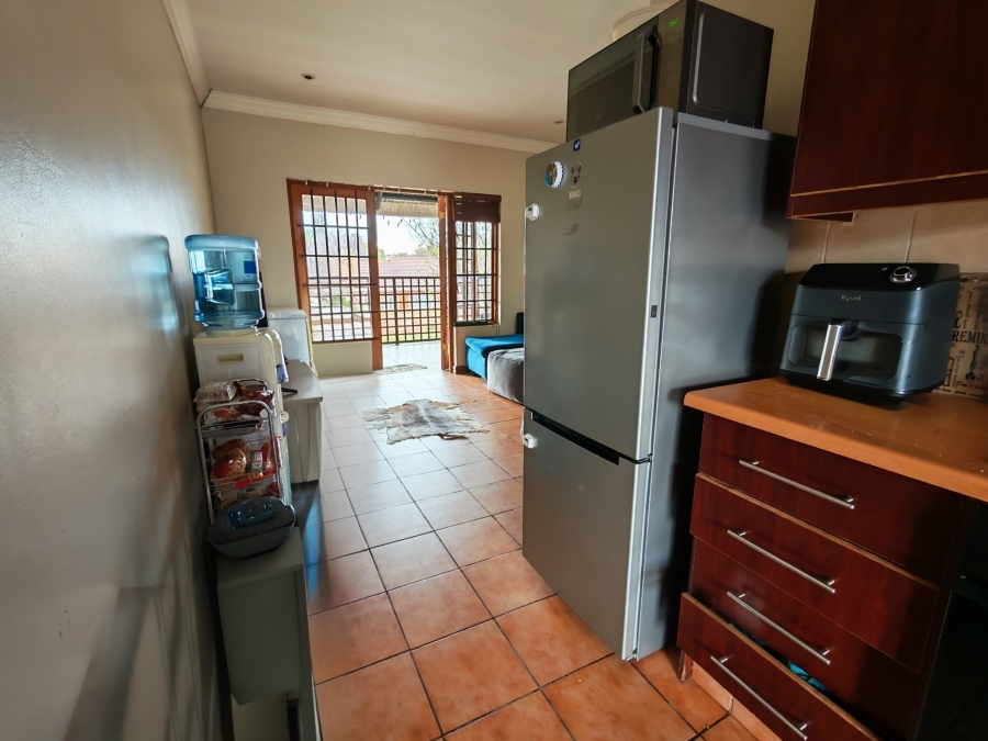 2 Bedroom Property for Sale in Kannoniers Park North West